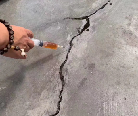 长安混凝土裂缝修补技术详解​
